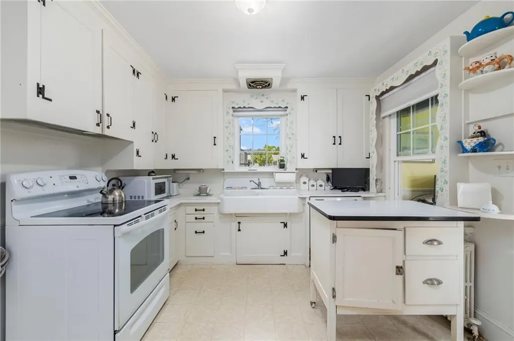 50 Ellery Road Newport RI 02840
