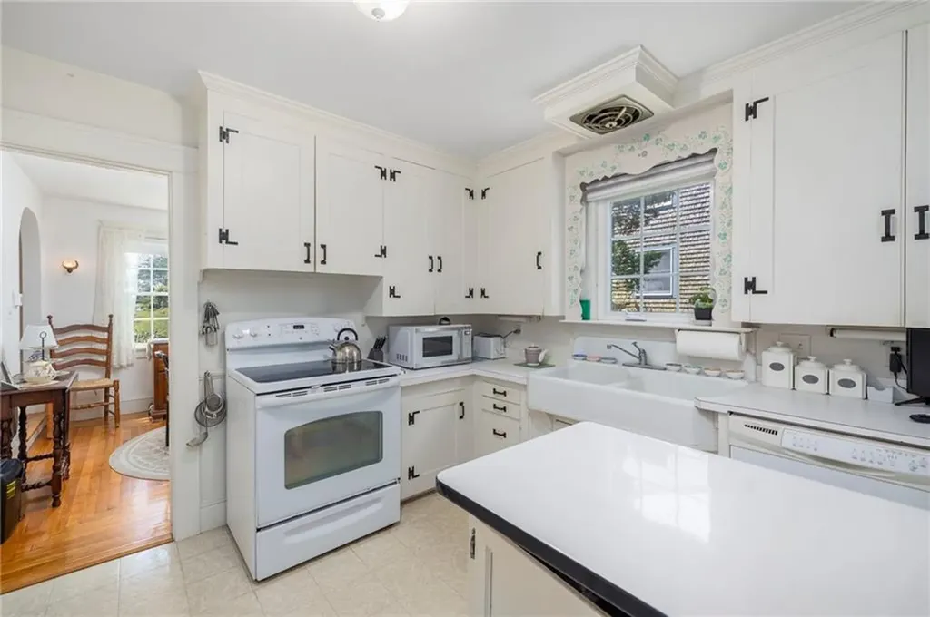 50 Ellery Road Newport RI 02840