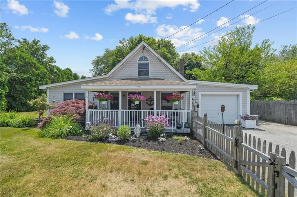 175 Rhode Island Boulevard Portsmouth RI 02871