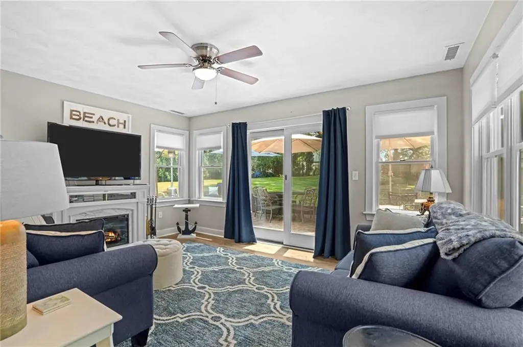 175 Rhode Island Boulevard Portsmouth RI 02871