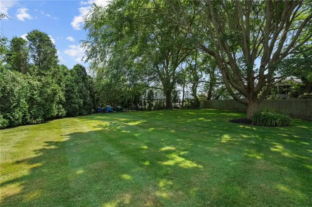 175 Rhode Island Boulevard Portsmouth RI 02871