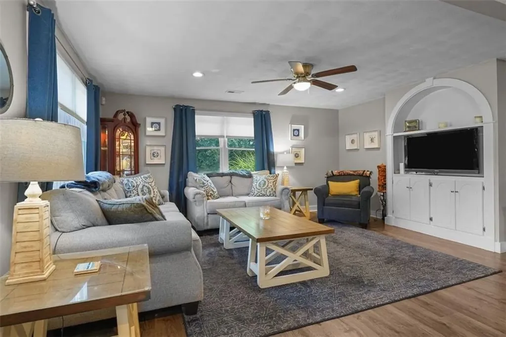 175 Rhode Island Boulevard Portsmouth RI 02871