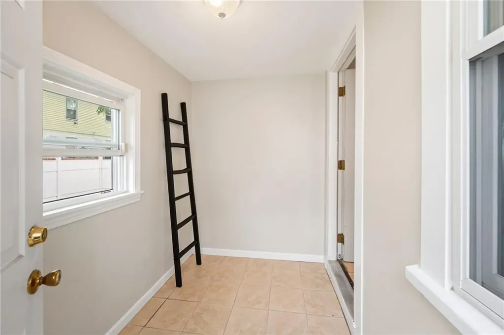 37 Sisson Street Providence RI 02909