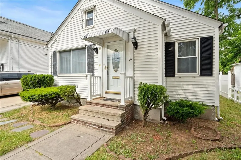 37 Sisson Street Providence RI 02909