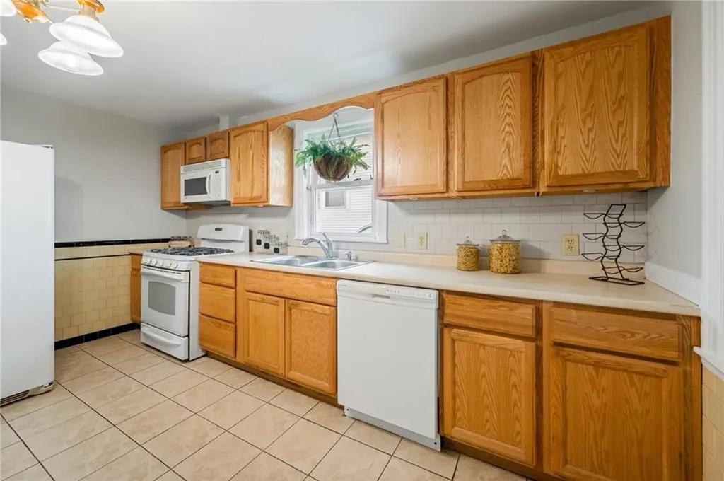 37 Sisson Street Providence RI 02909