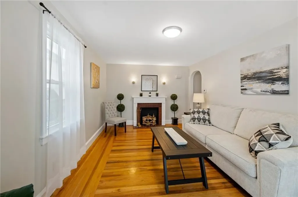 37 Sisson Street Providence RI 02909