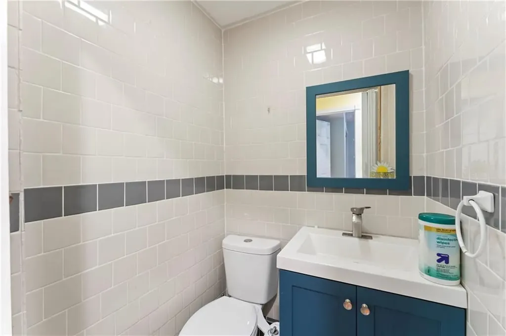 871 Read School House Road Coventry RI 02816