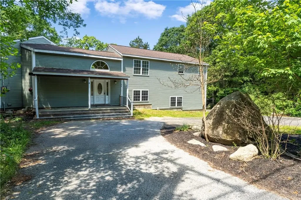 871 Read School House Road Coventry RI 02816