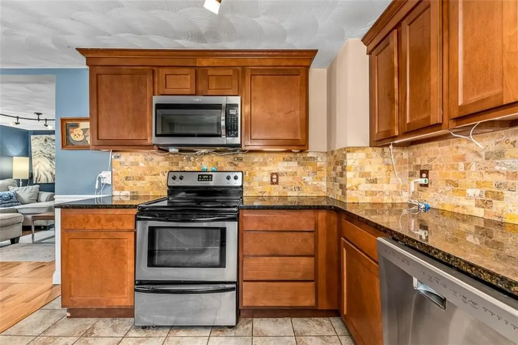 11 Harmony Court Warwick RI 02889