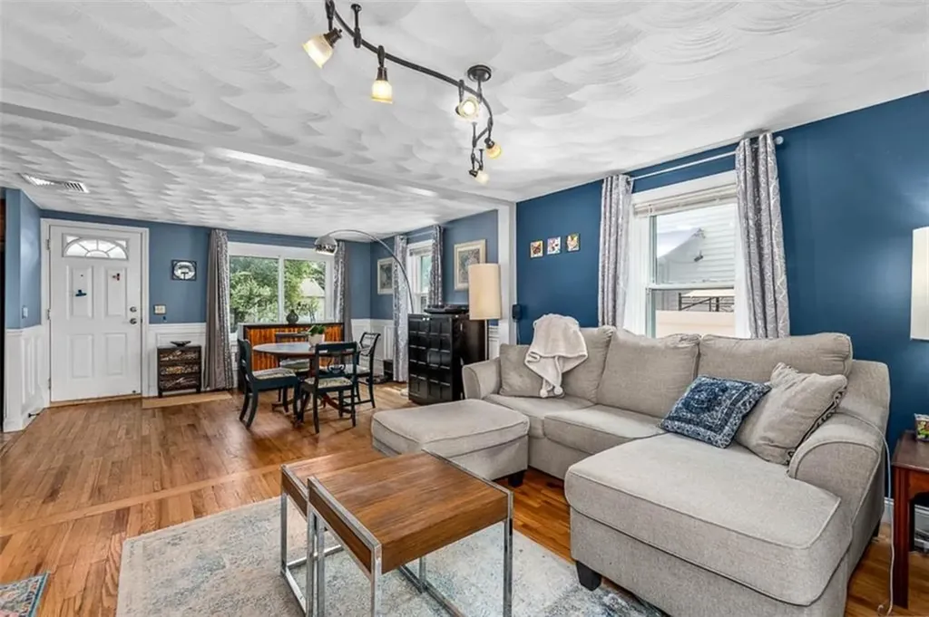 11 Harmony Court Warwick RI 02889