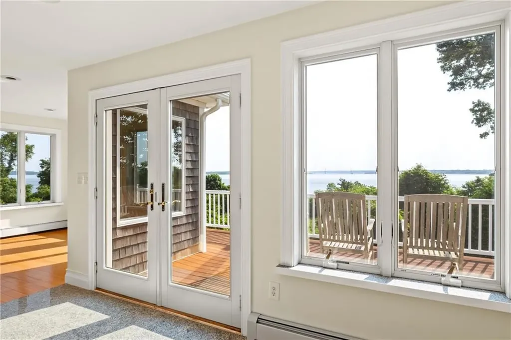 043 Fairview Avenue Portsmouth RI 02872
