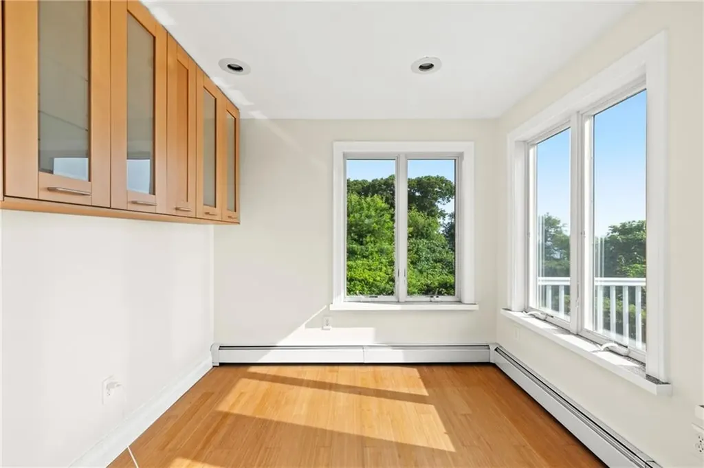 043 Fairview Avenue Portsmouth RI 02872