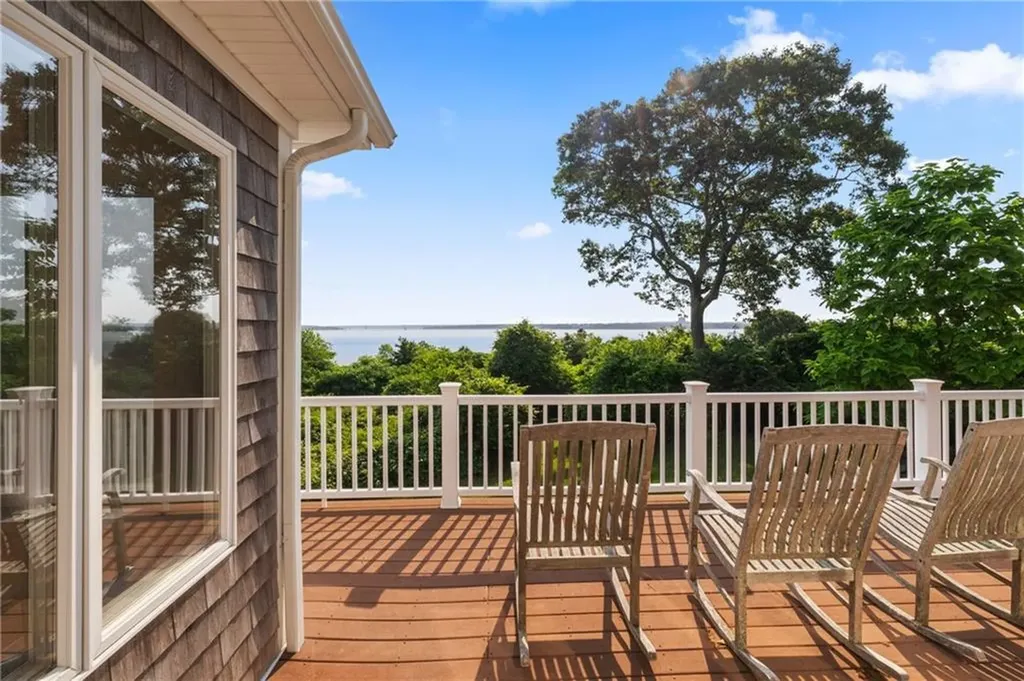 043 Fairview Avenue Portsmouth RI 02872