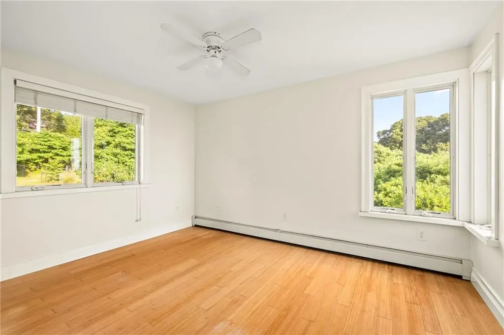043 Fairview Avenue Portsmouth RI 02872