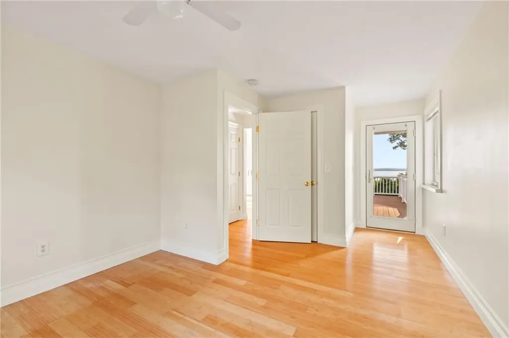 043 Fairview Avenue Portsmouth RI 02872