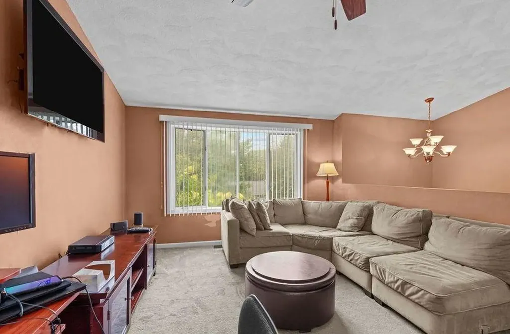 204 Shenandoah Road Warwick RI 02886