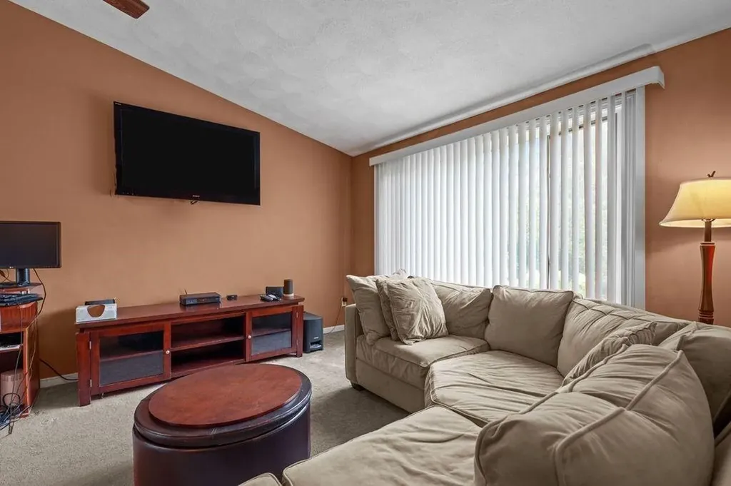 204 Shenandoah Road Warwick RI 02886