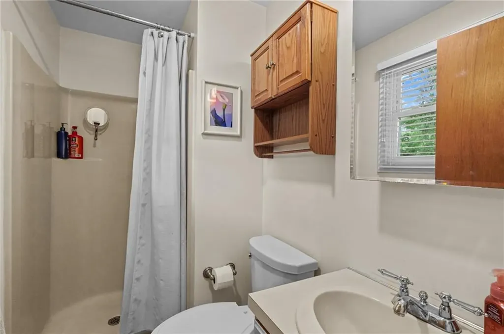 204 Shenandoah Road Warwick RI 02886