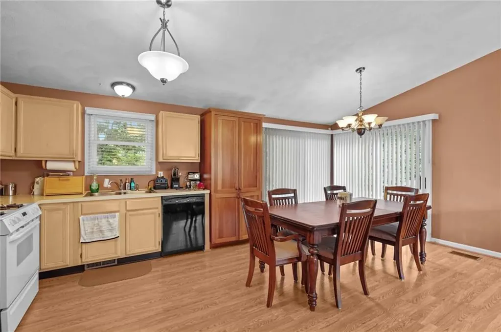204 Shenandoah Road Warwick RI 02886