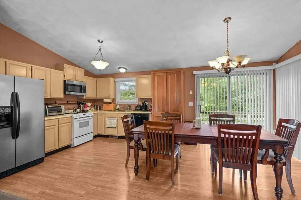 204 Shenandoah Road Warwick RI 02886