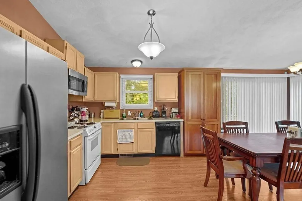 204 Shenandoah Road Warwick RI 02886