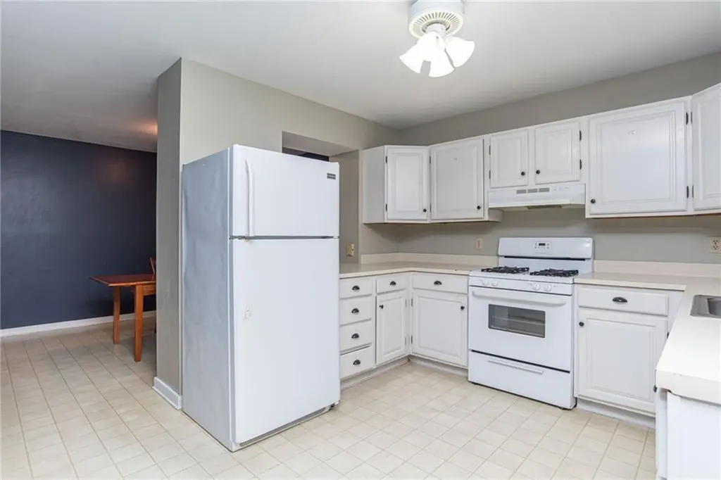 127 Pidge Avenue Pawtucket RI 02860