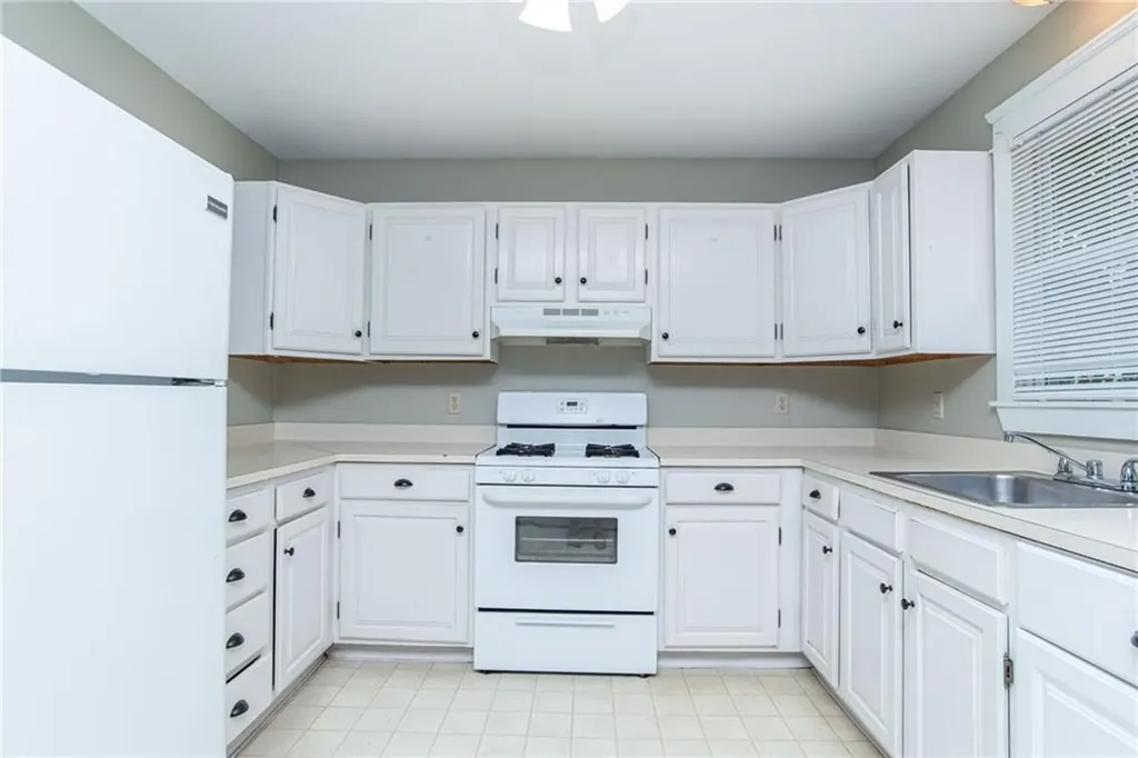 127 Pidge Avenue Pawtucket RI 02860