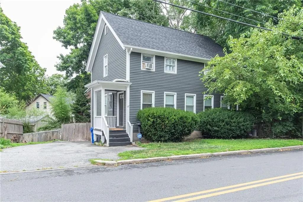 127 Pidge Avenue Pawtucket RI 02860