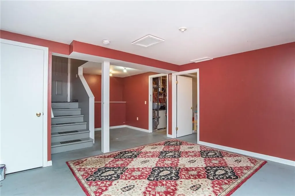 127 Pidge Avenue Pawtucket RI 02860