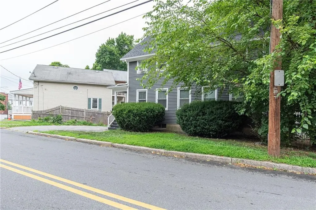 127 Pidge Avenue Pawtucket RI 02860