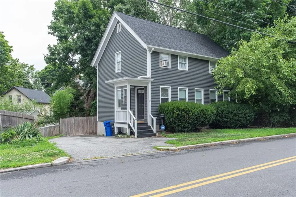 127 Pidge Avenue Pawtucket RI 02860