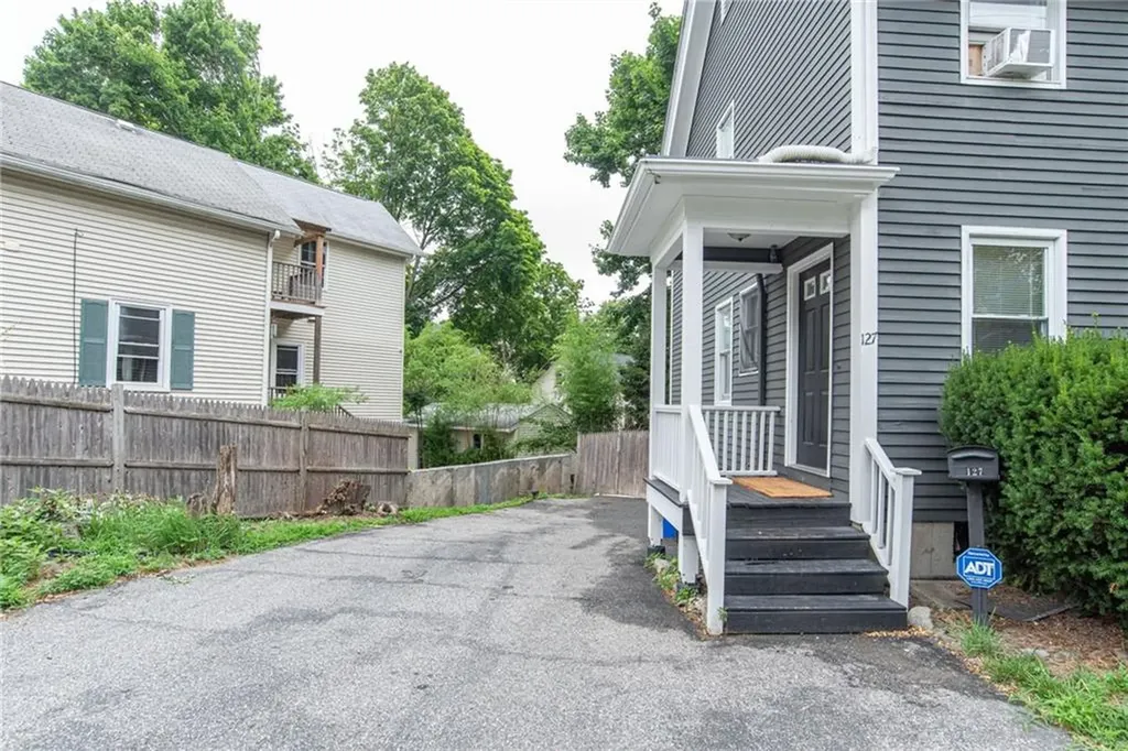 127 Pidge Avenue Pawtucket RI 02860