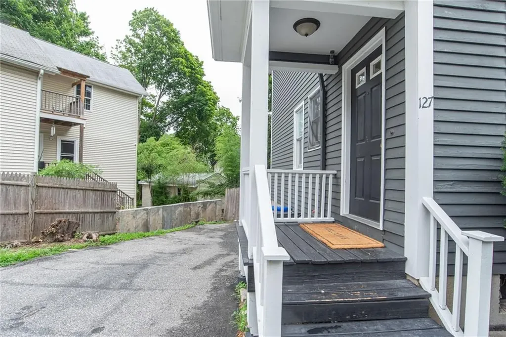 127 Pidge Avenue Pawtucket RI 02860
