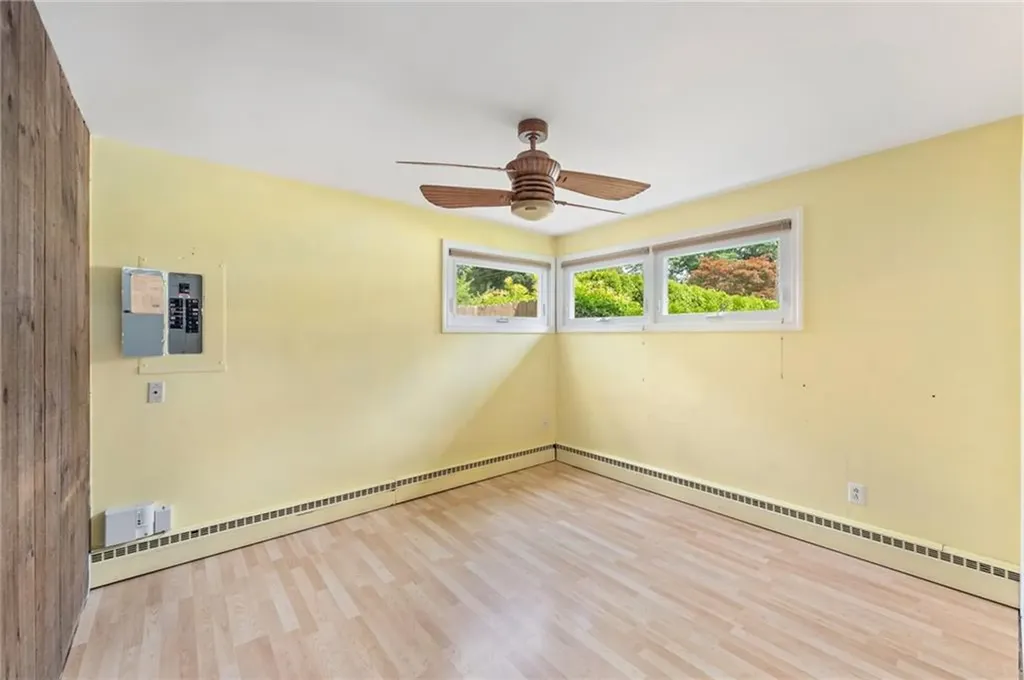 27 Torrington Drive Warwick RI 02889