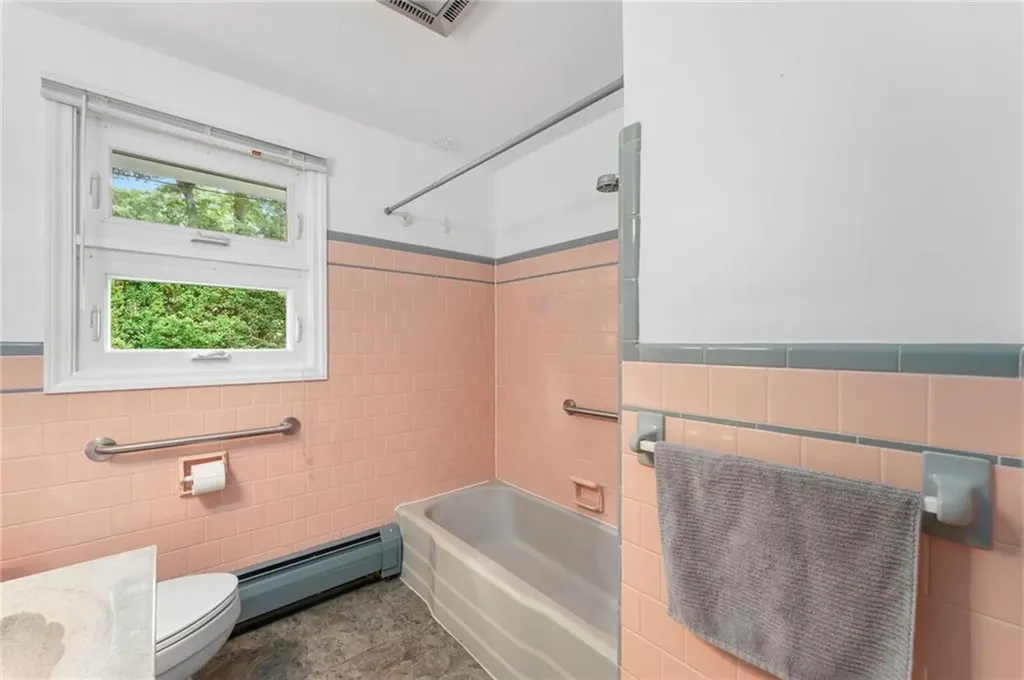 27 Torrington Drive Warwick RI 02889