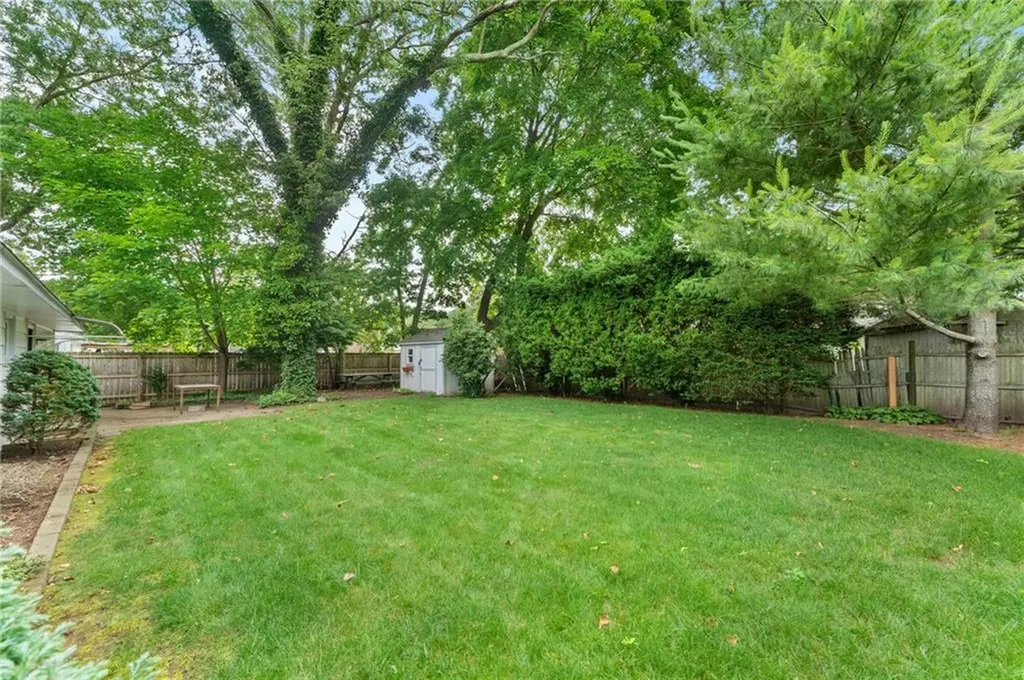 27 Torrington Drive Warwick RI 02889