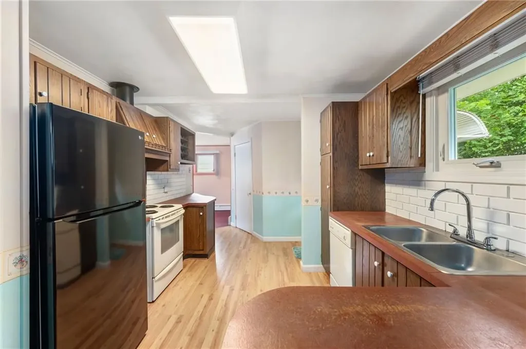 27 Torrington Drive Warwick RI 02889
