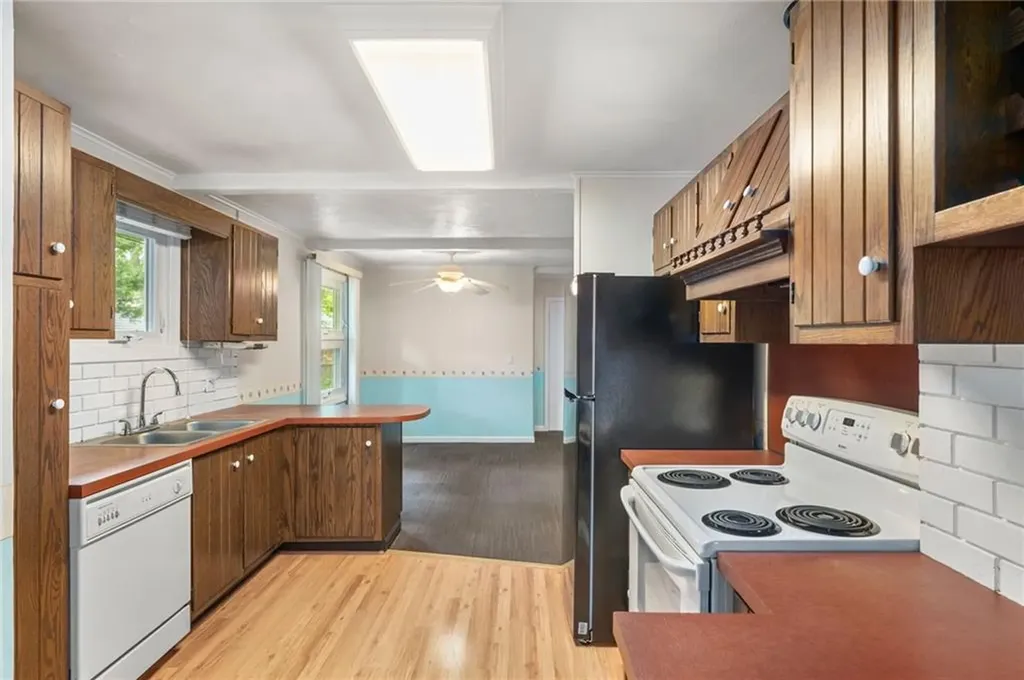 27 Torrington Drive Warwick RI 02889