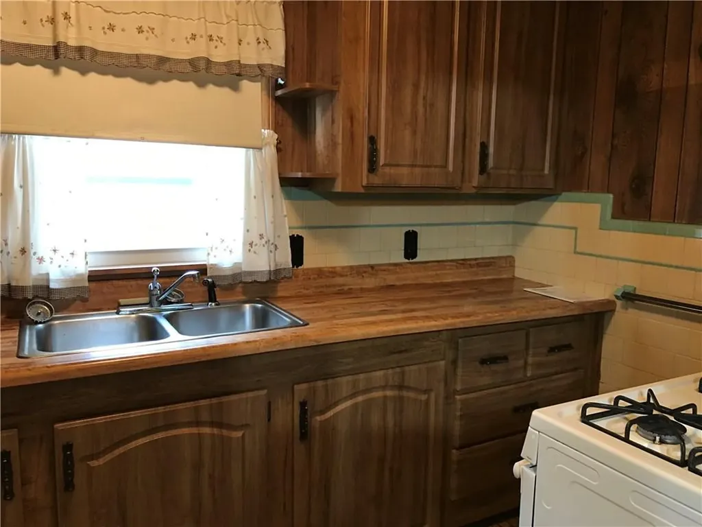 1059 Diamond Hill Road Woonsocket RI 02895