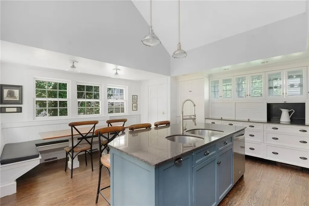 102 Williams Street Providence RI 02906