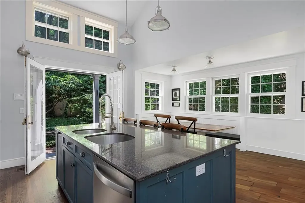 102 Williams Street Providence RI 02906