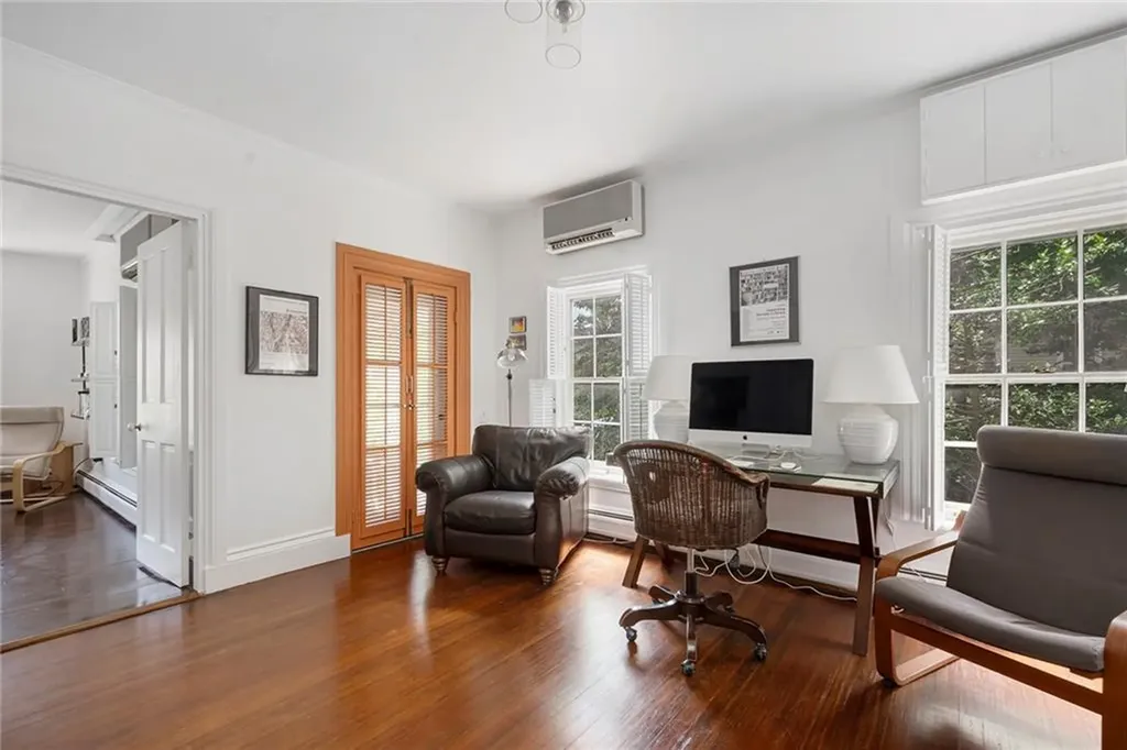 102 Williams Street Providence RI 02906
