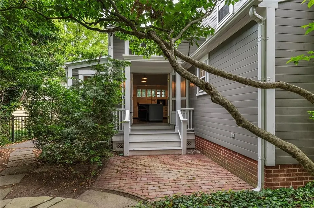 102 Williams Street Providence RI 02906