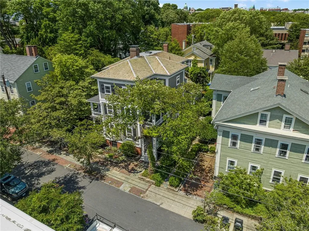 102 Williams Street Providence RI 02906