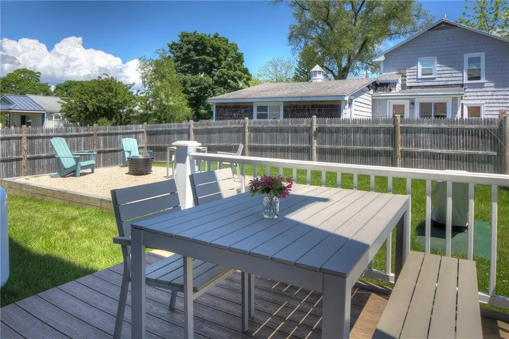 23 Berkley Avenue Portsmouth RI 02871