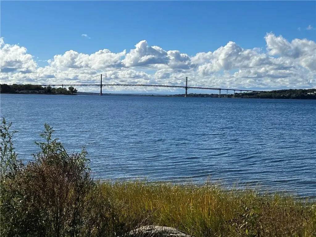 23 Berkley Avenue Portsmouth RI 02871
