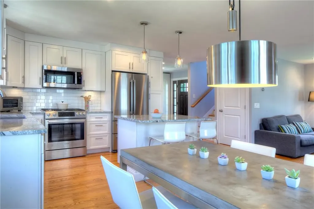 23 Berkley Avenue Portsmouth RI 02871
