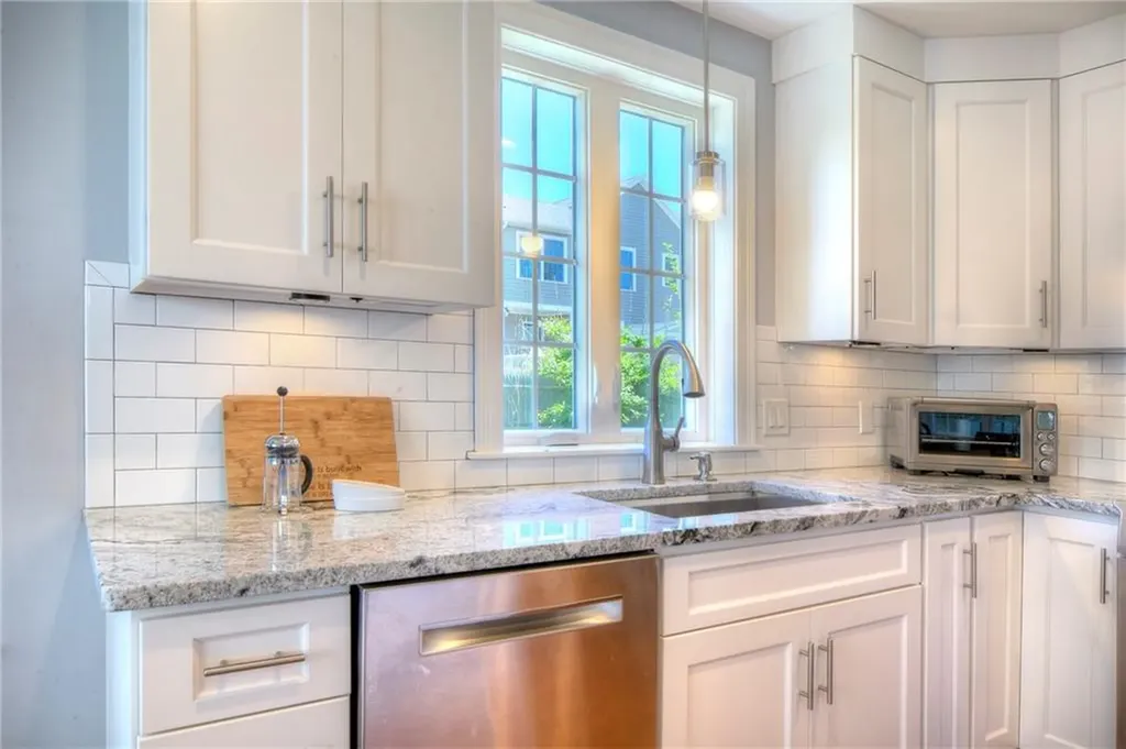23 Berkley Avenue Portsmouth RI 02871