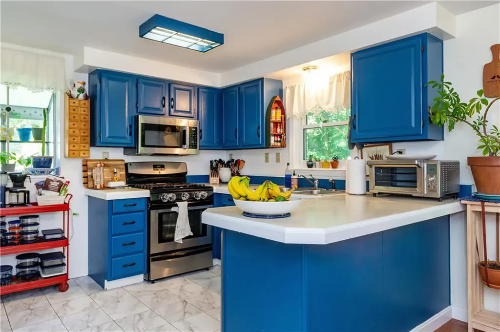 50 Lakeview Avenue Lincoln RI 02865