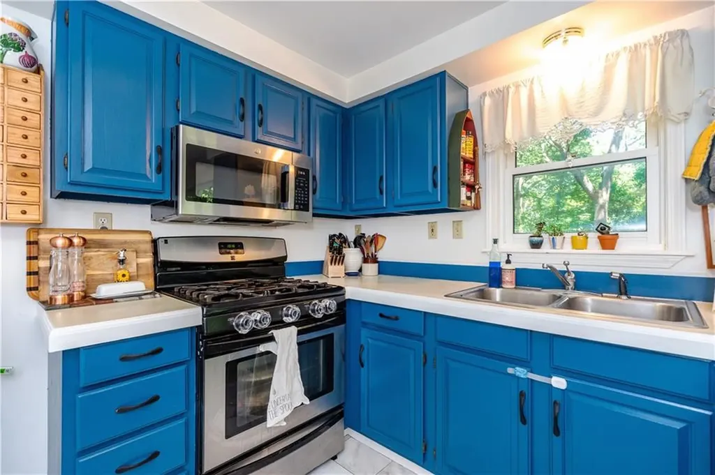 50 Lakeview Avenue Lincoln RI 02865